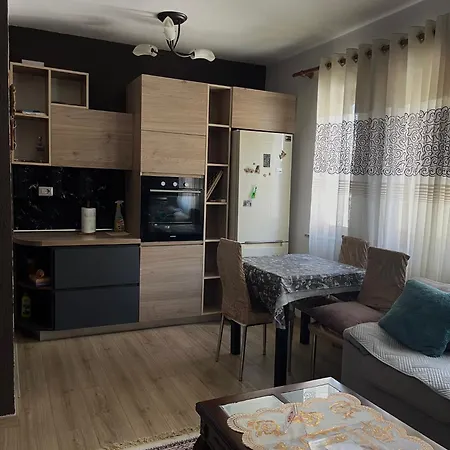 Shkodra City Apartment Apartamento *